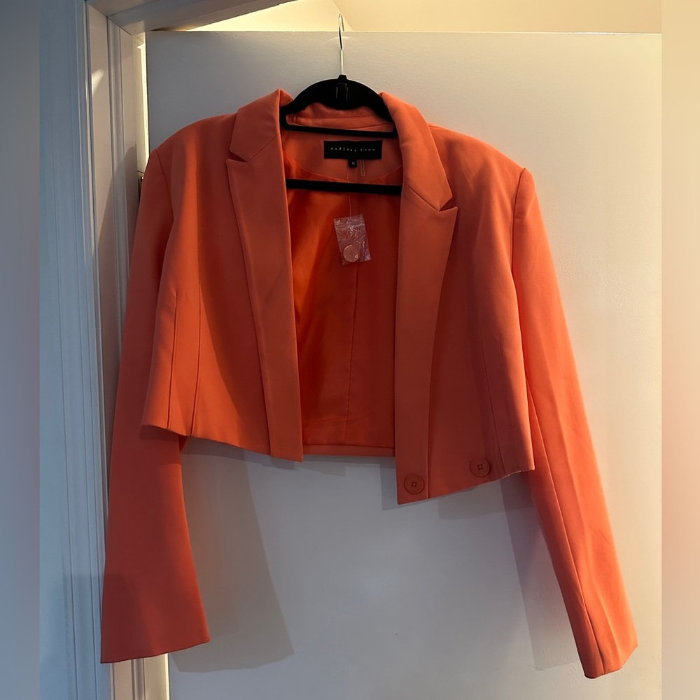 Cropped Blazer